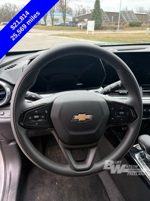 Used 2025 Chevrolet Trax LT image 16
