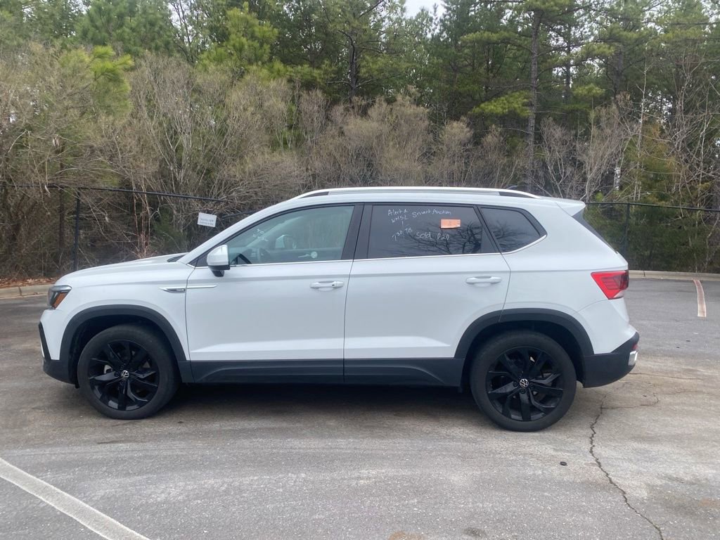 Used 2024 Volkswagen Taos SE image 6