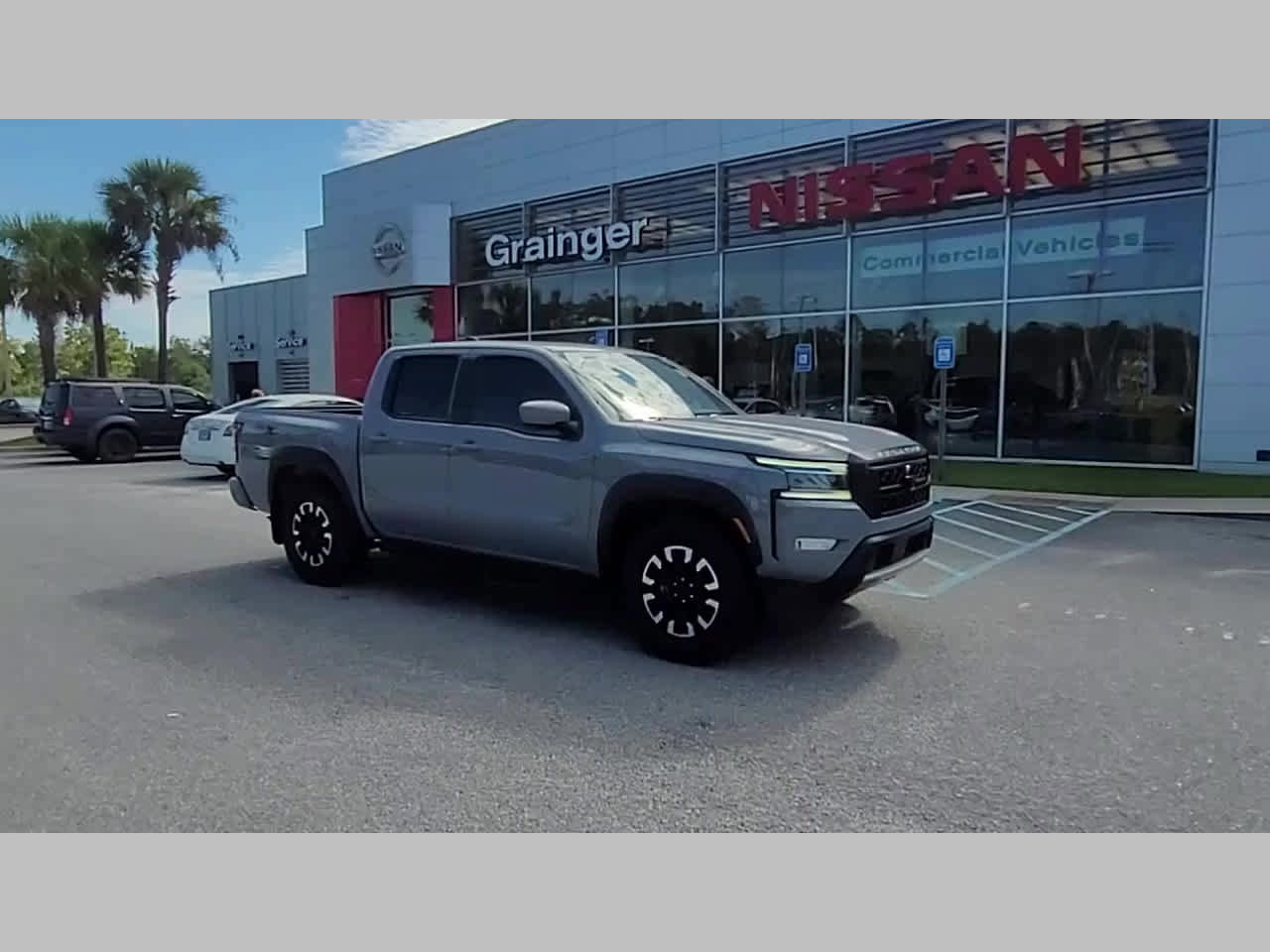 Used 2023 Nissan Frontier Pro-X w/ Pro Convenience Package image 17