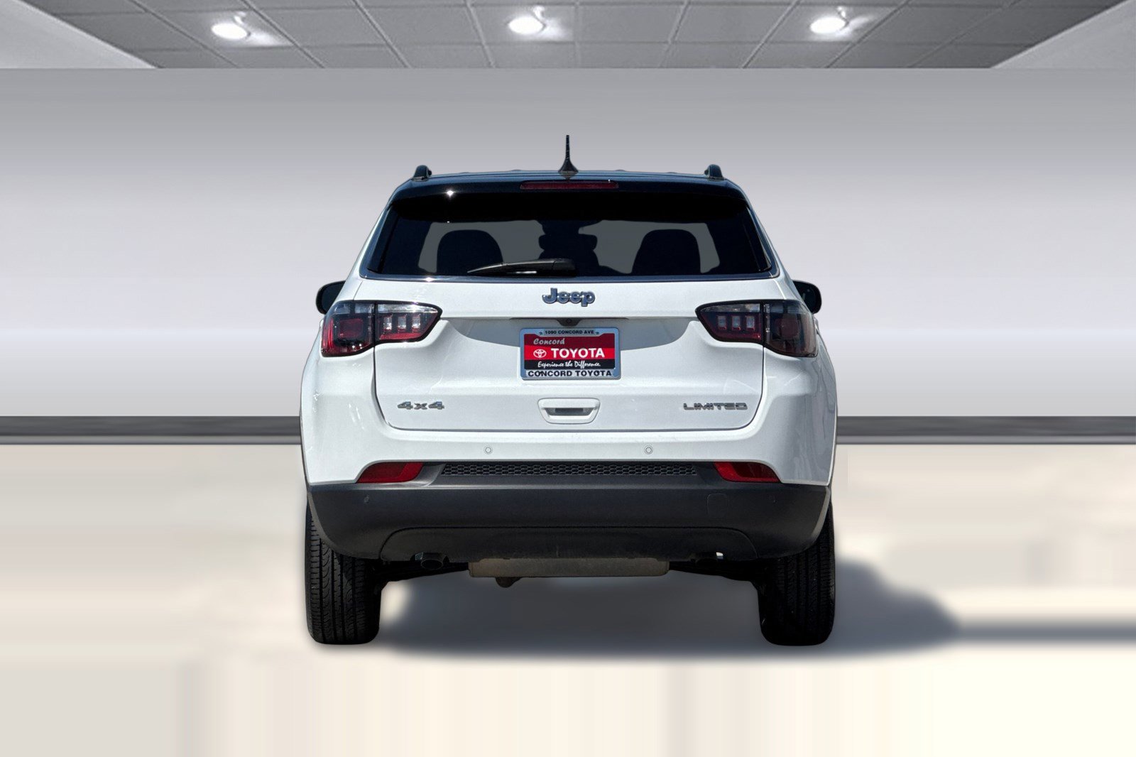 Used 2025 Jeep Compass Limited image 8