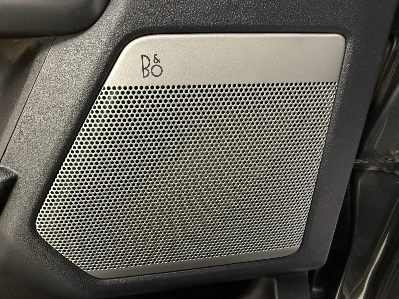 Used 2023 Ford F350 Lariat w/ Sport Appearance Package image 12