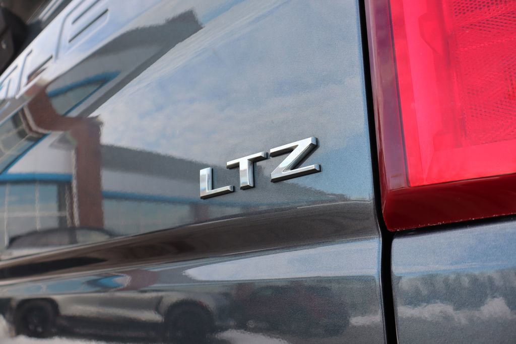 Used 2019 Chevrolet Silverado 1500 LTZ image 36