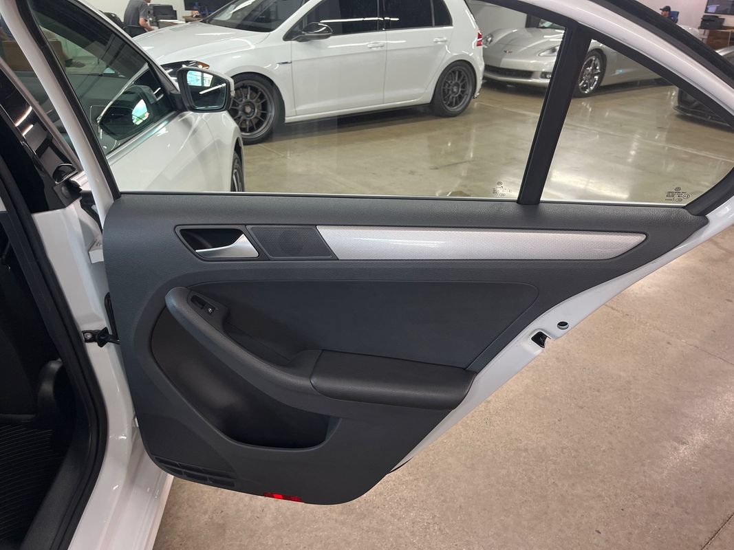 Used 2017 Volkswagen Jetta SE FWD image 45