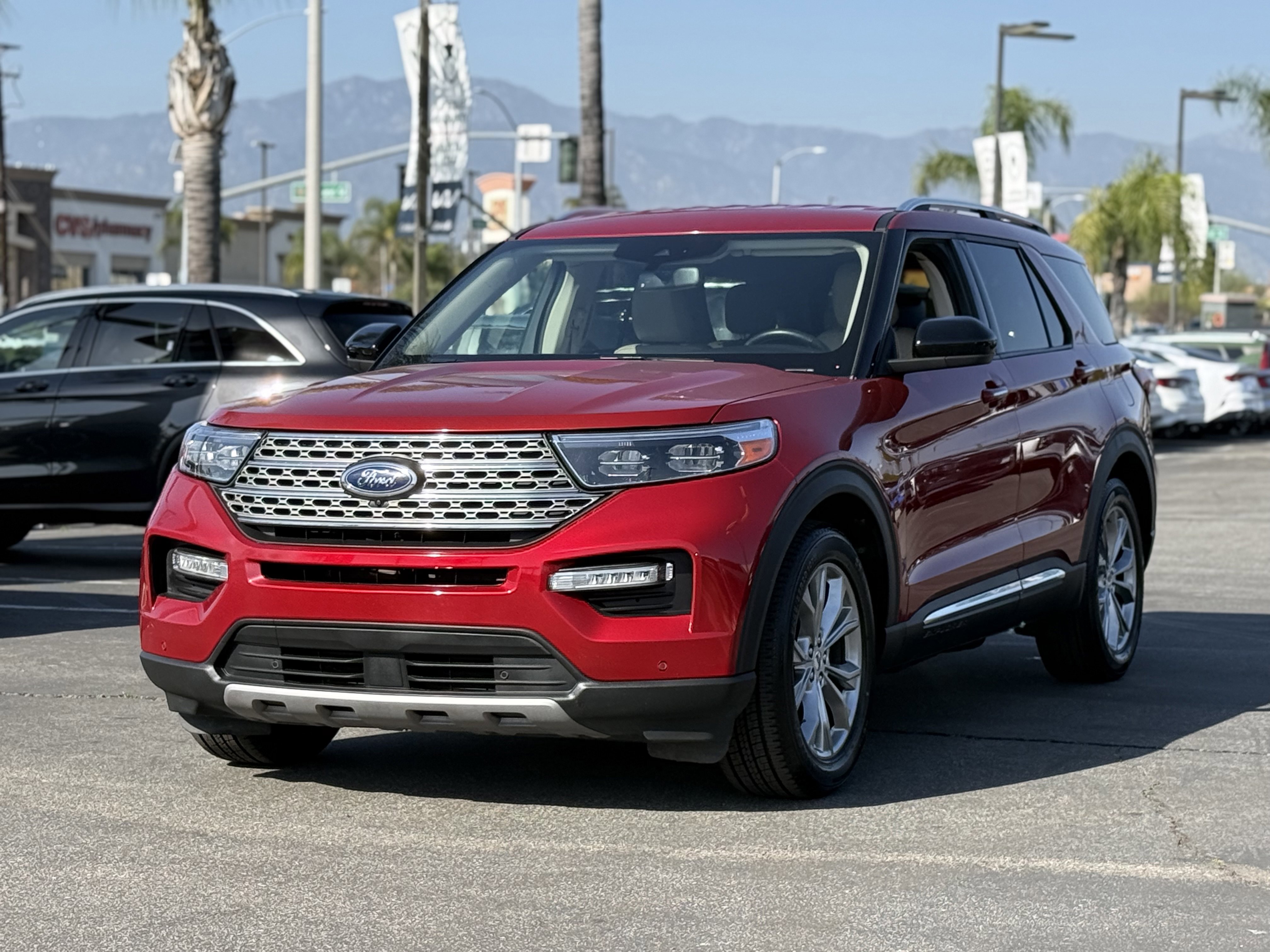 Used 2024 Ford Explorer Limited RWD image 4