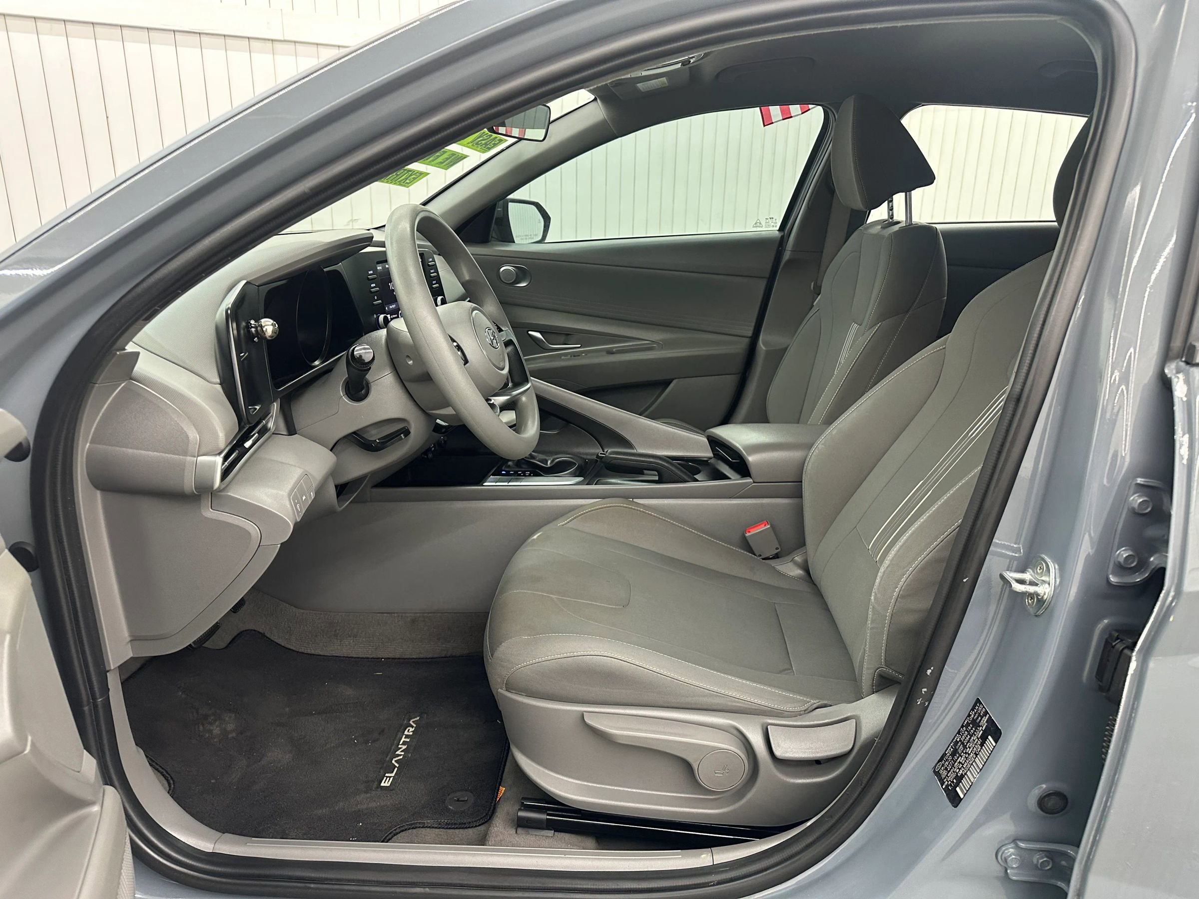 Used 2021 Hyundai Elantra SEL image 11