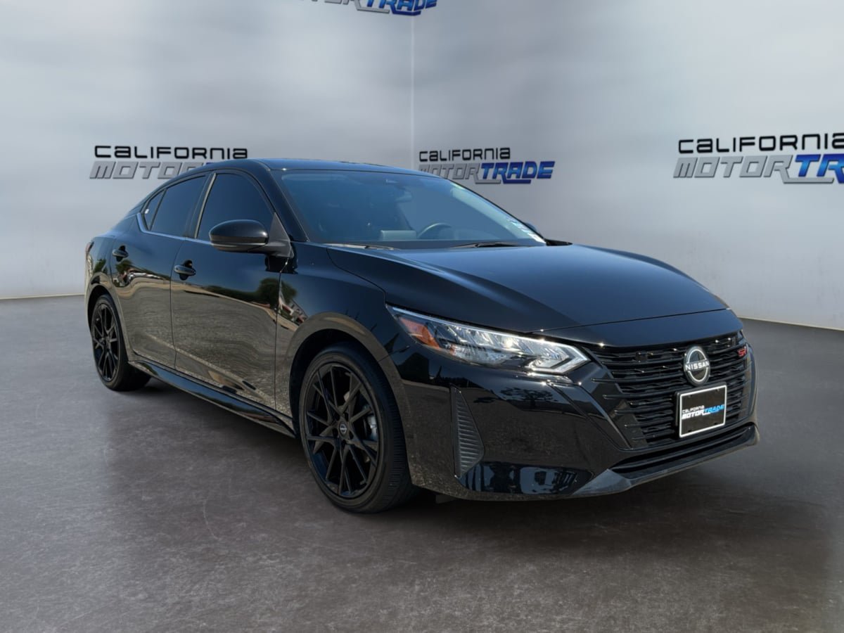 Used 2025 Nissan Sentra SR w/ Midnight Edition FWD image 3