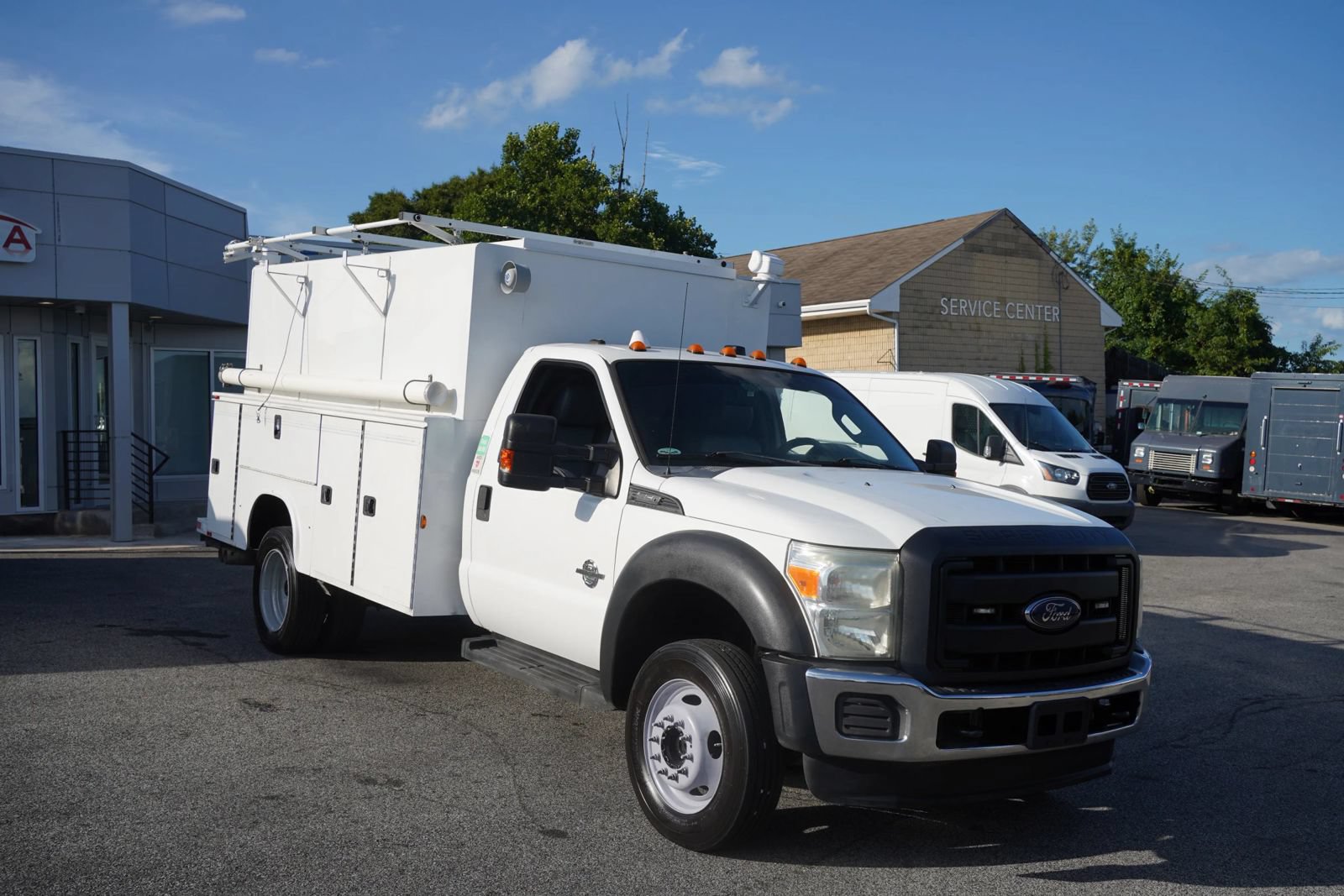 Used 2016 Ford F550 4x4 Regular Cab Super Duty image 4