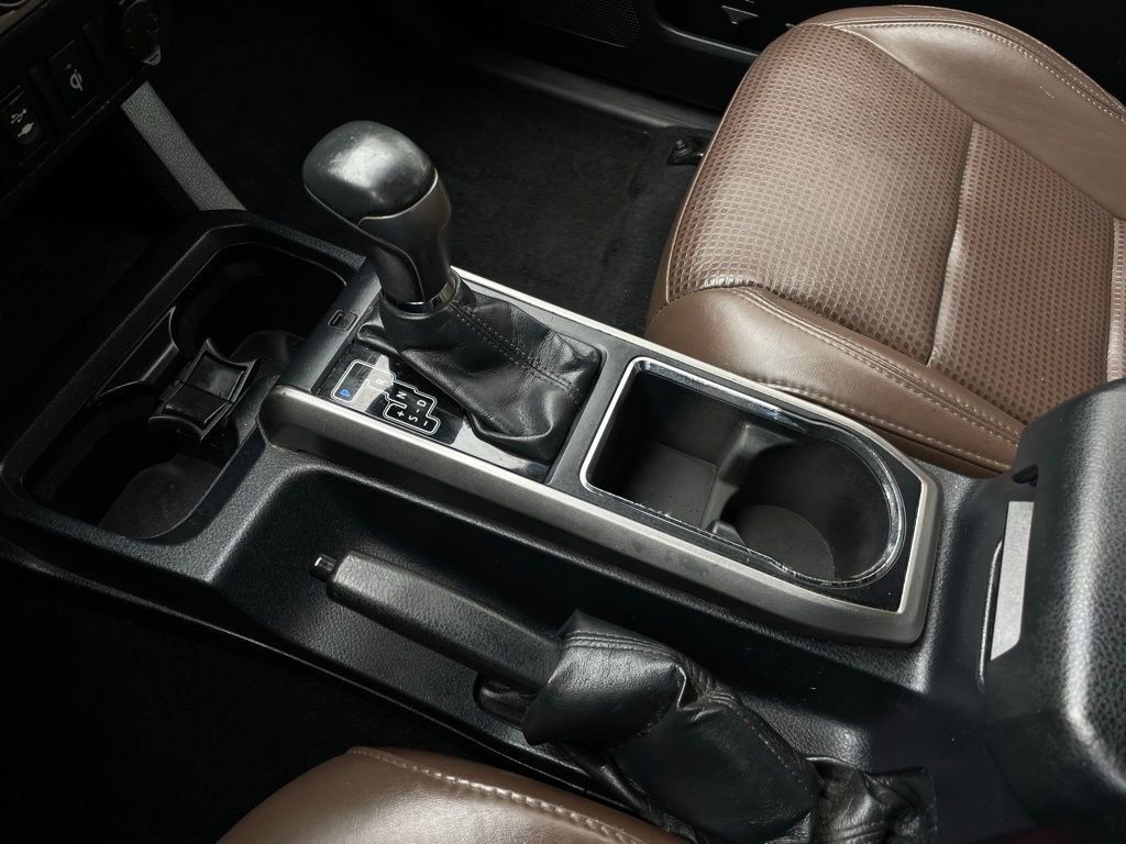 Used 2017 Toyota Tacoma Limited w/ Tow Package image 20