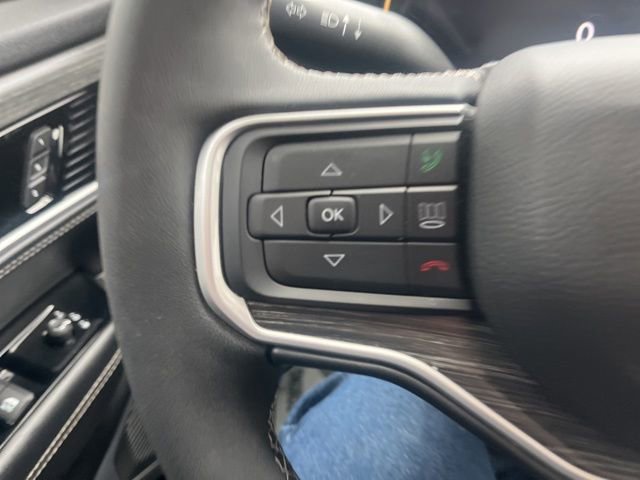 Used 2023 Jeep Wagoneer Series III w/ Preferred Equipment Group image 30