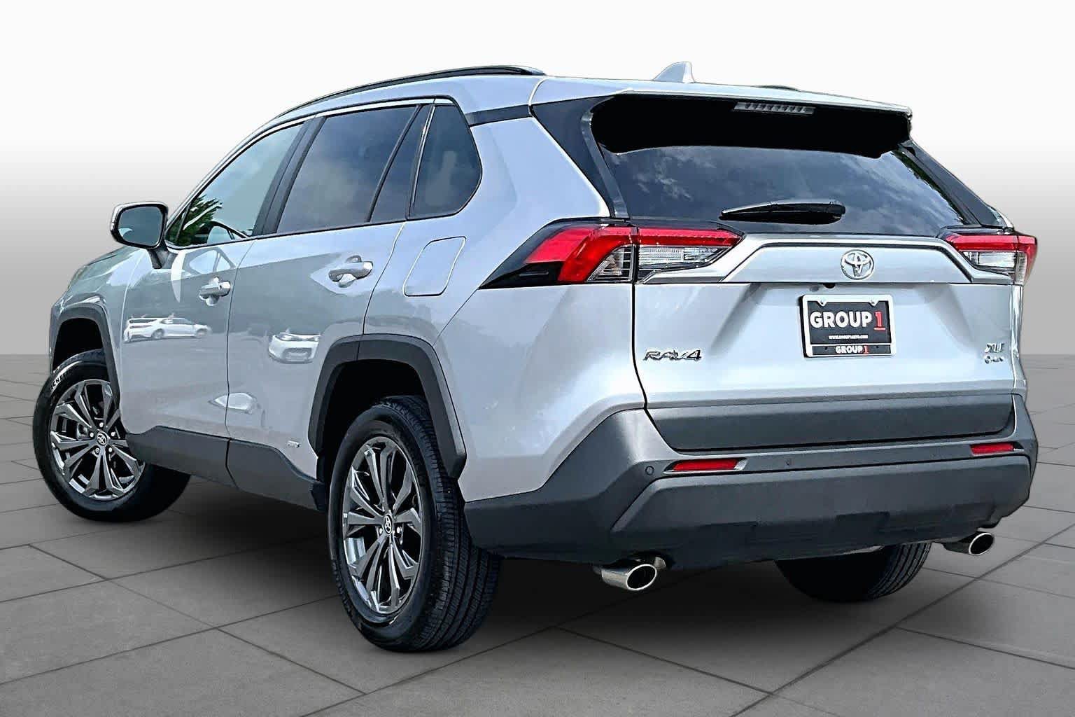 Used 2025 Toyota RAV4 XLE Premium w/ Weather Package AWD/4WD image 12