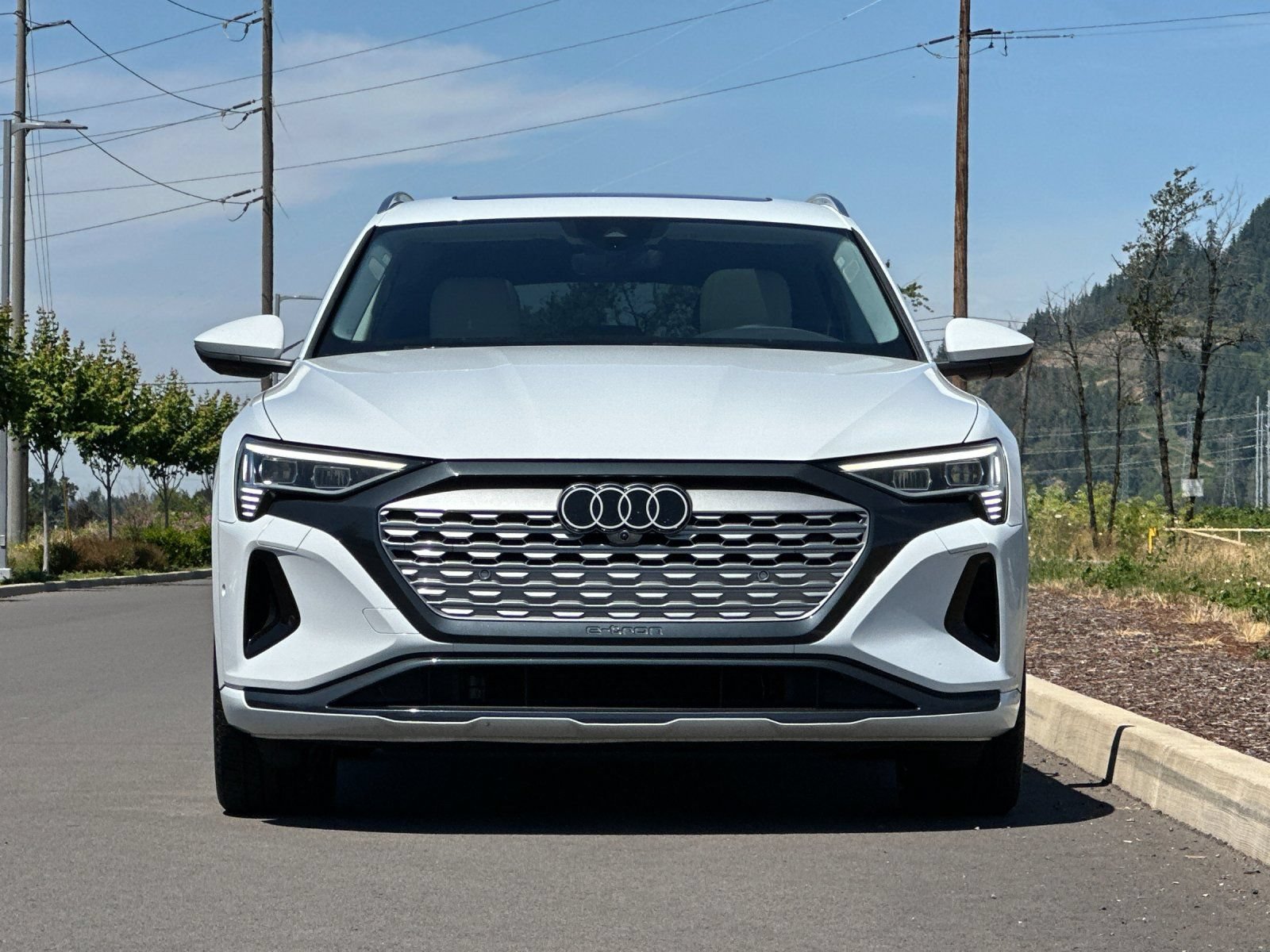 Used 2024 Audi Q8 e-tron Premium Plus w/ Premium Plus Package AWD/4WD image 8