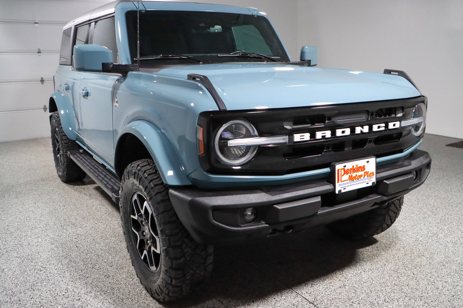 Used 2023 Ford Bronco Outer Banks image 6