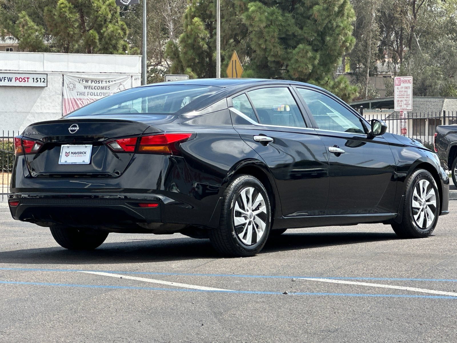Used 2024 Nissan Altima 2.5 S FWD image 5