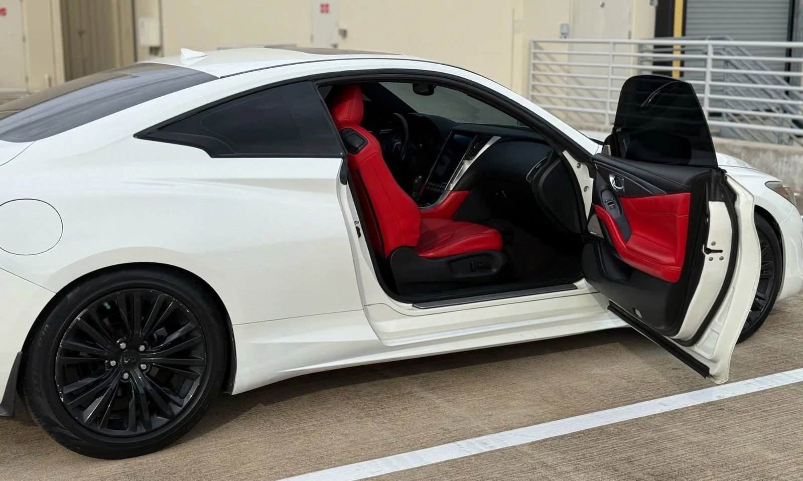 Used 2017 INFINITI Q60 3.0t w/ Premium Plus Package 3.0T image 19