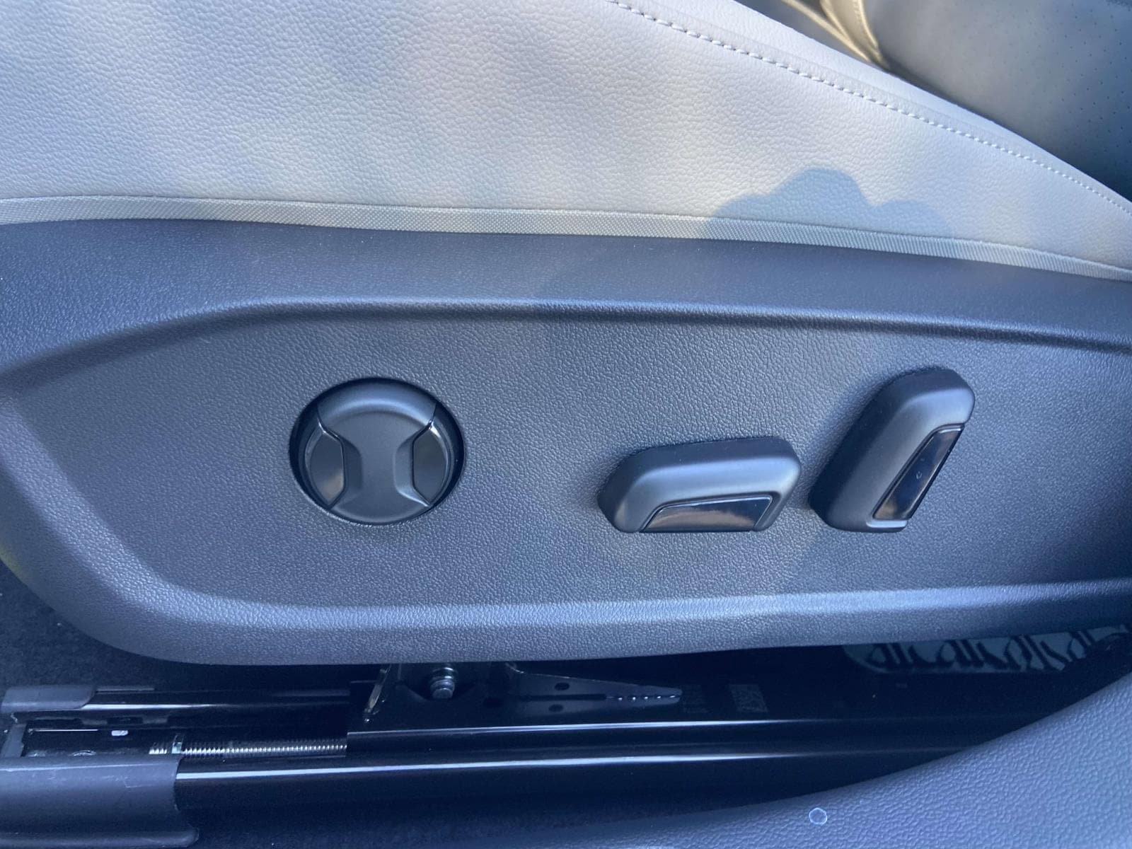 New 2026 Volkswagen Jetta SE FWD image 17