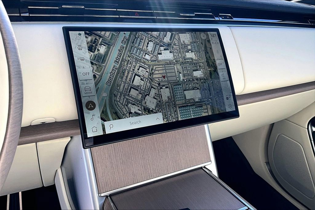 New 2026 Land Rover Range Rover SE image 7