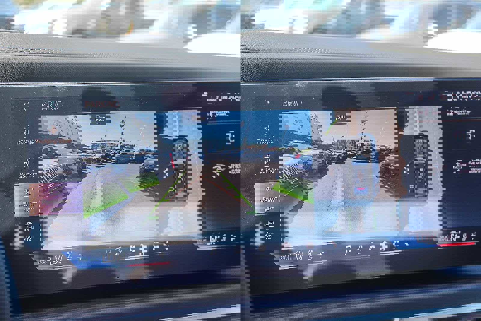 New 2026 BMW 750e xDrive w/ Premium Package image 35