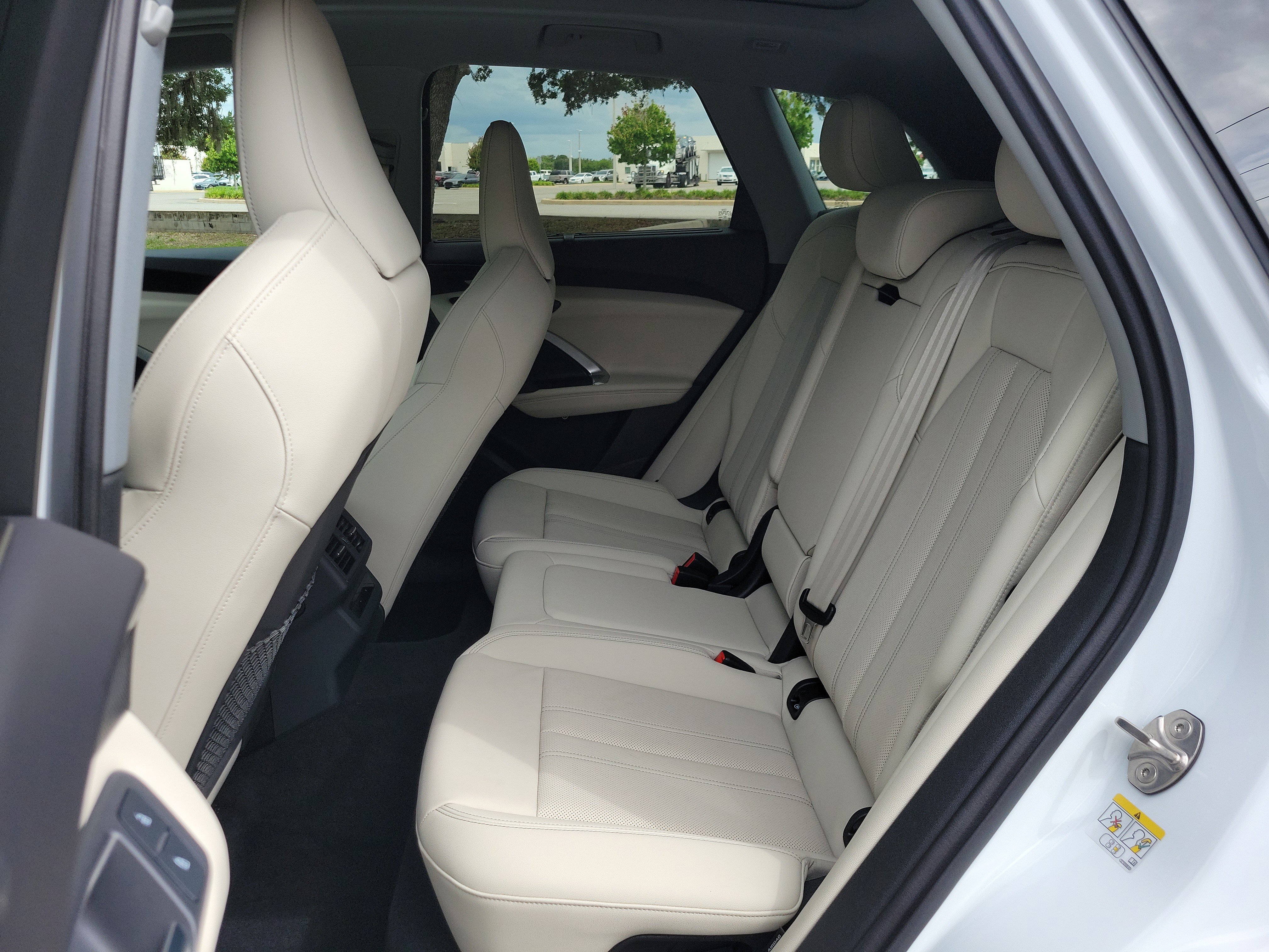 Used 2025 Audi Q5 Premium Plus w/ Premium Plus AWD/4WD image 16