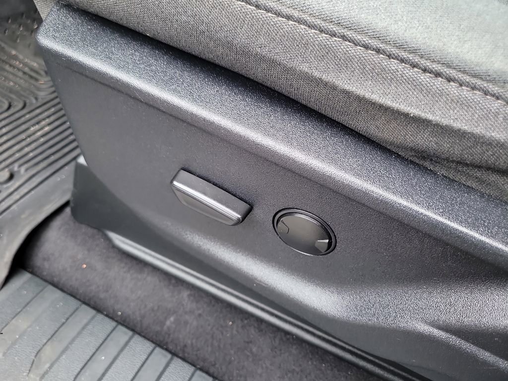 Used 2023 Ford F150 XLT image 17