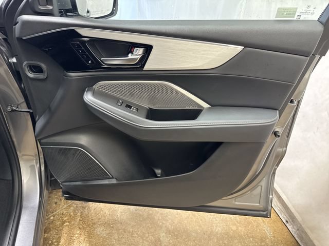 Used 2023 Acura MDX w/ Technology Package FWD image 31