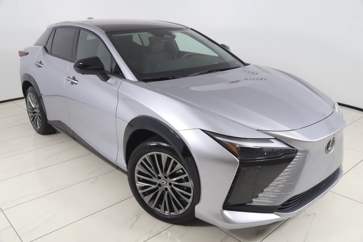 Used 2023 Lexus RZ 450e Premium w/ Accessory Package (Z1) AWD/4WD image 18