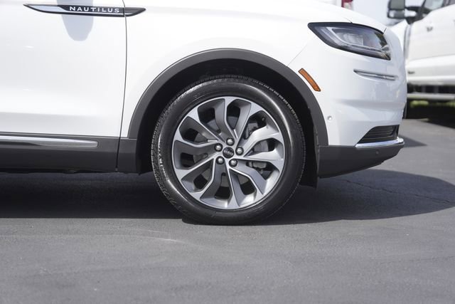 Used 2022 Lincoln Nautilus Reserve image 4