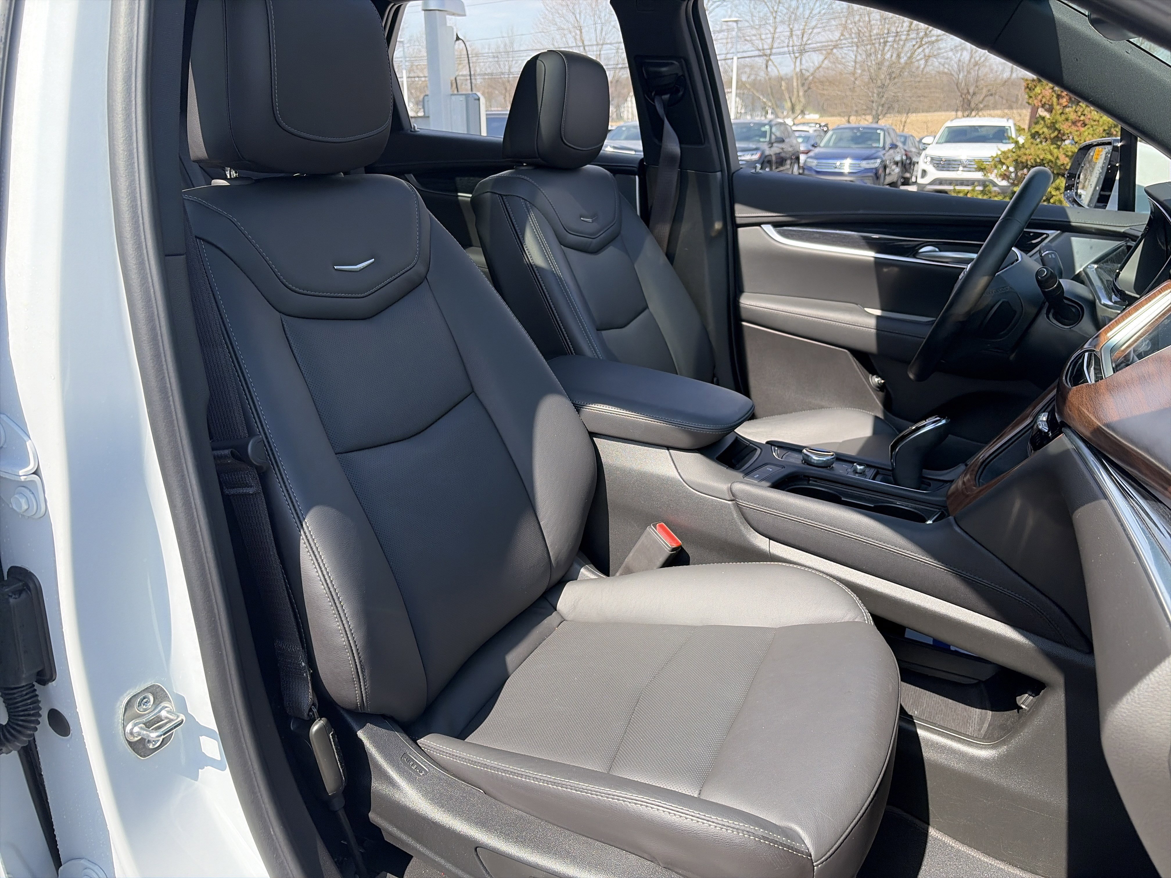 Used 2025 Cadillac XT5 Premium Luxury FWD image 36