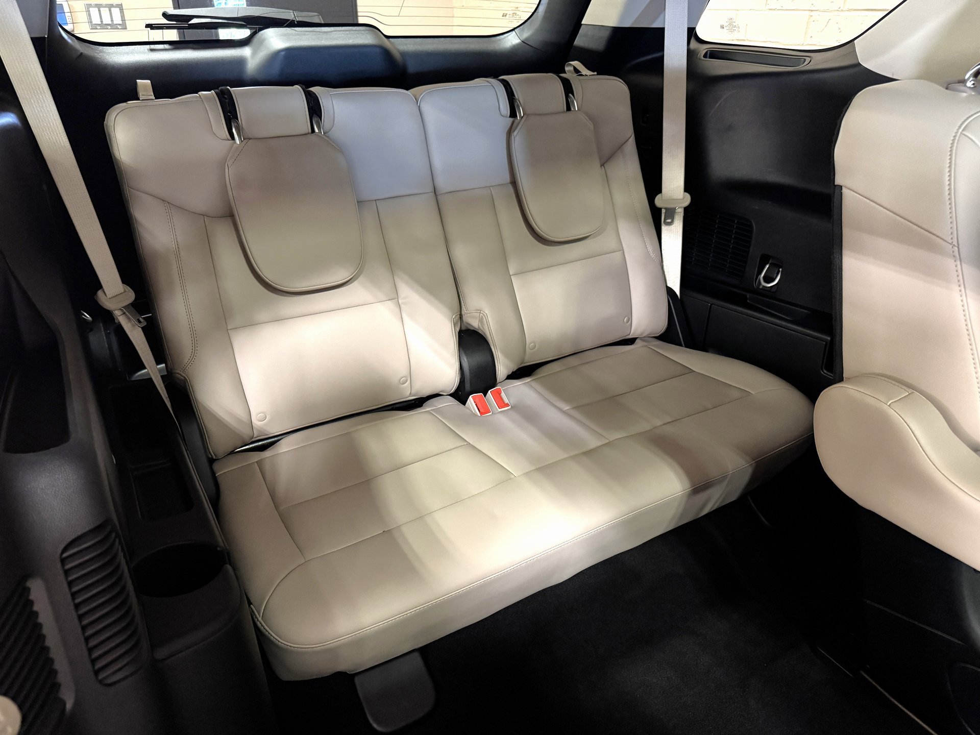 Used 2023 Ford Explorer XLT w/ Equipment Group 202A image 23