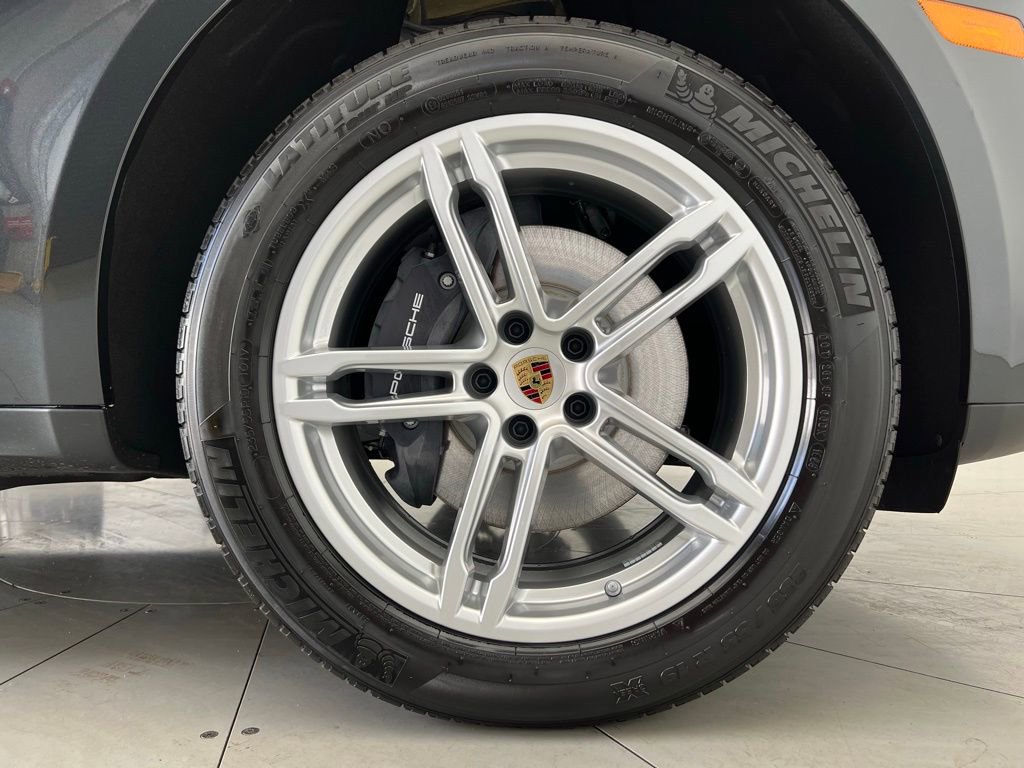 Used 2026 Porsche Macan AWD/4WD image 27
