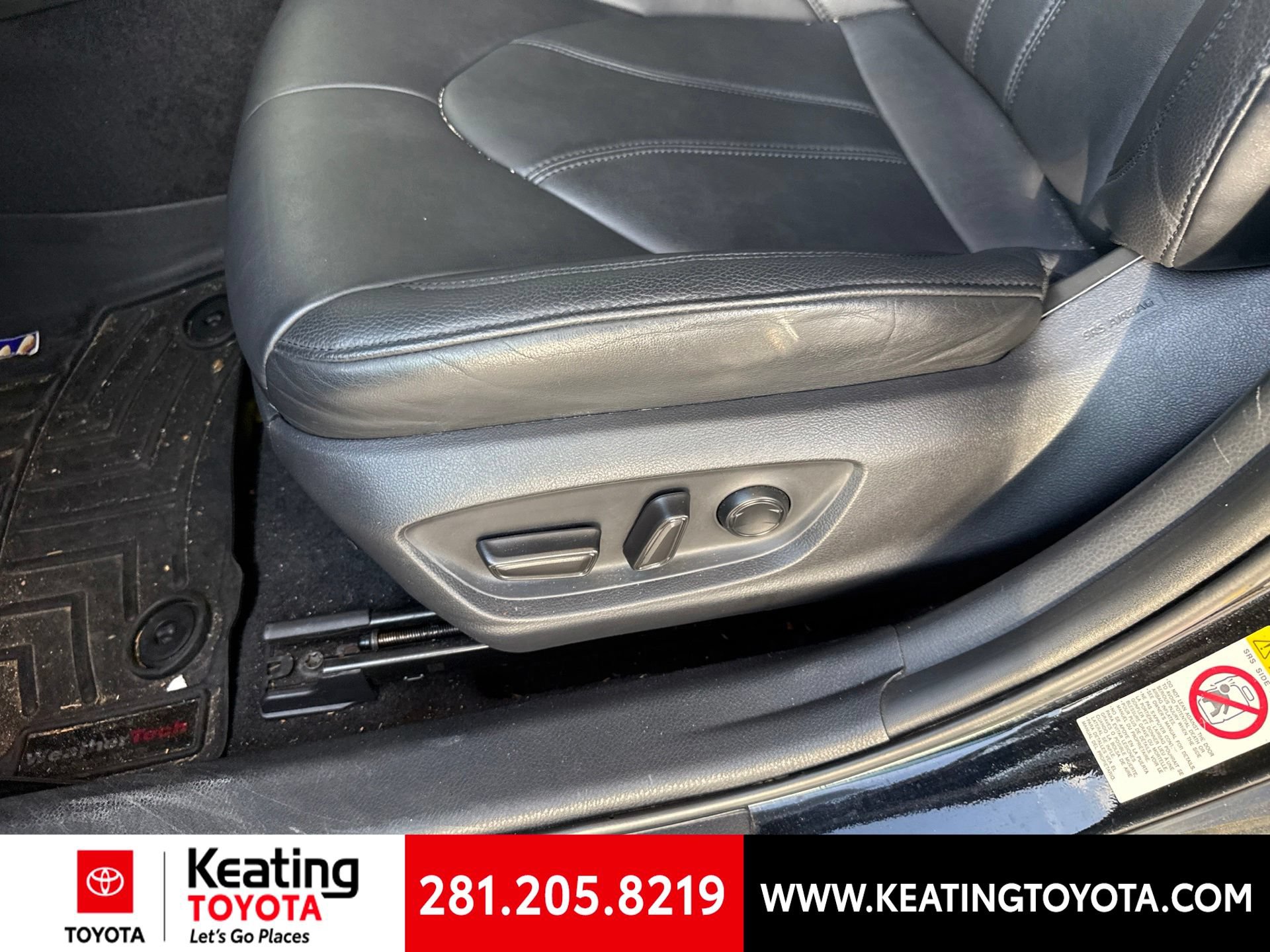Used 2019 Toyota Avalon XLE w/ Moonroof Package FWD image 11