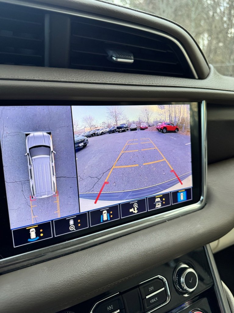 Used 2021 GMC Yukon Denali w/ Denali Premium Package image 18