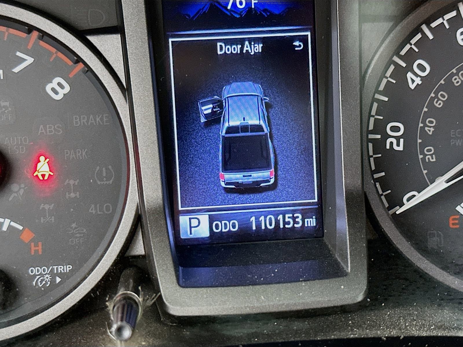 Used 2018 Toyota Tacoma TRD Sport AWD/4WD image 12