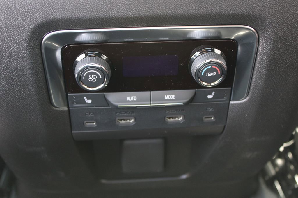 New 2026 Chevrolet Suburban High Country image 29