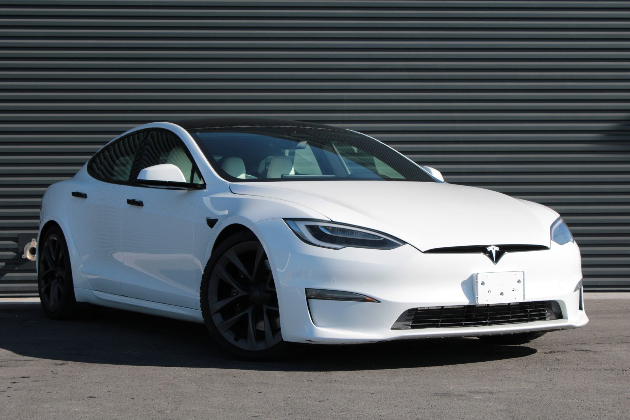 Used 2021 Tesla Model S Plaid image 3