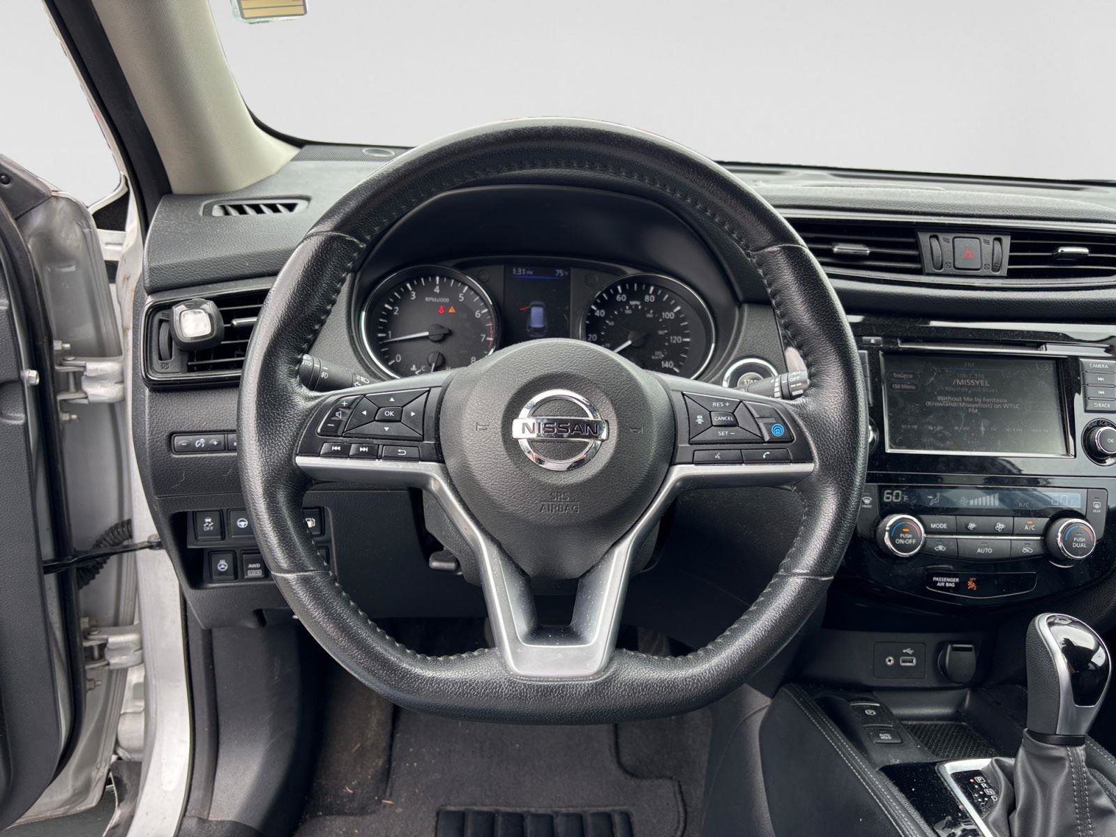 Used 2019 Nissan Rogue SL AWD/4WD image 11