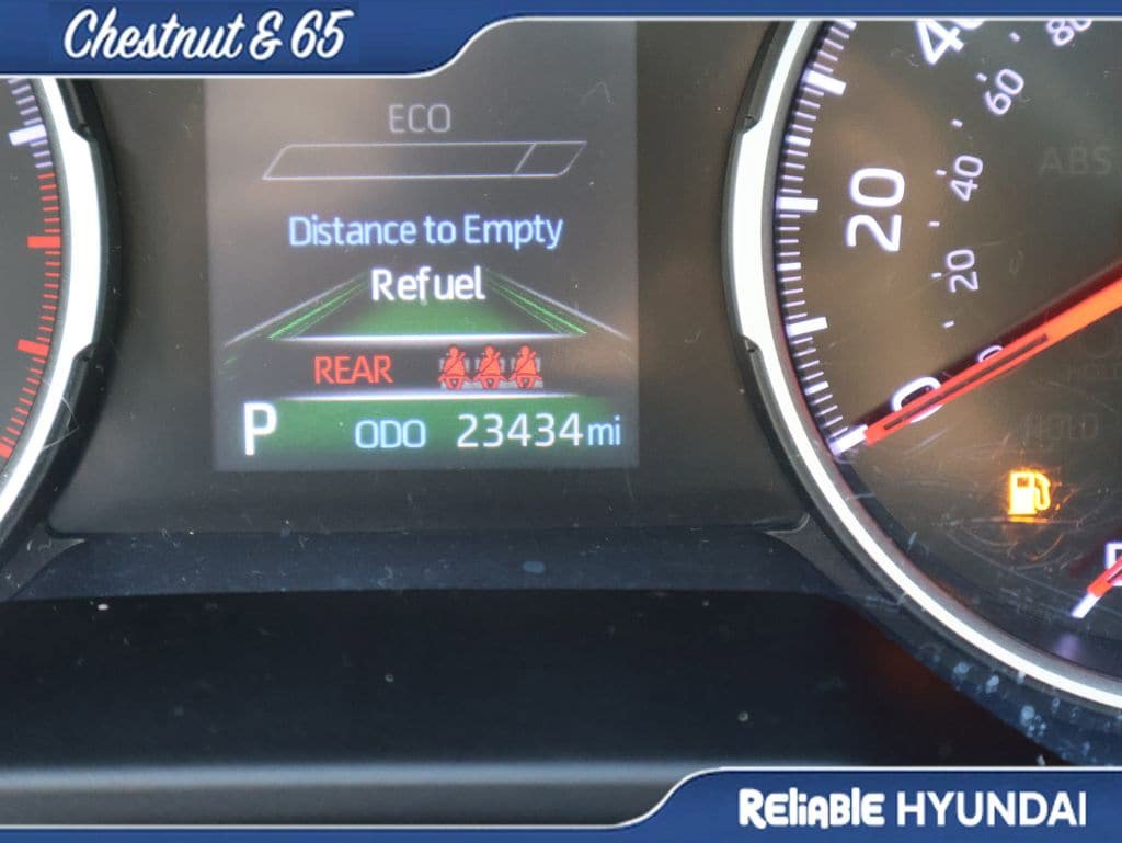 Used 2022 Toyota RAV4 XLE Premium AWD/4WD image 31
