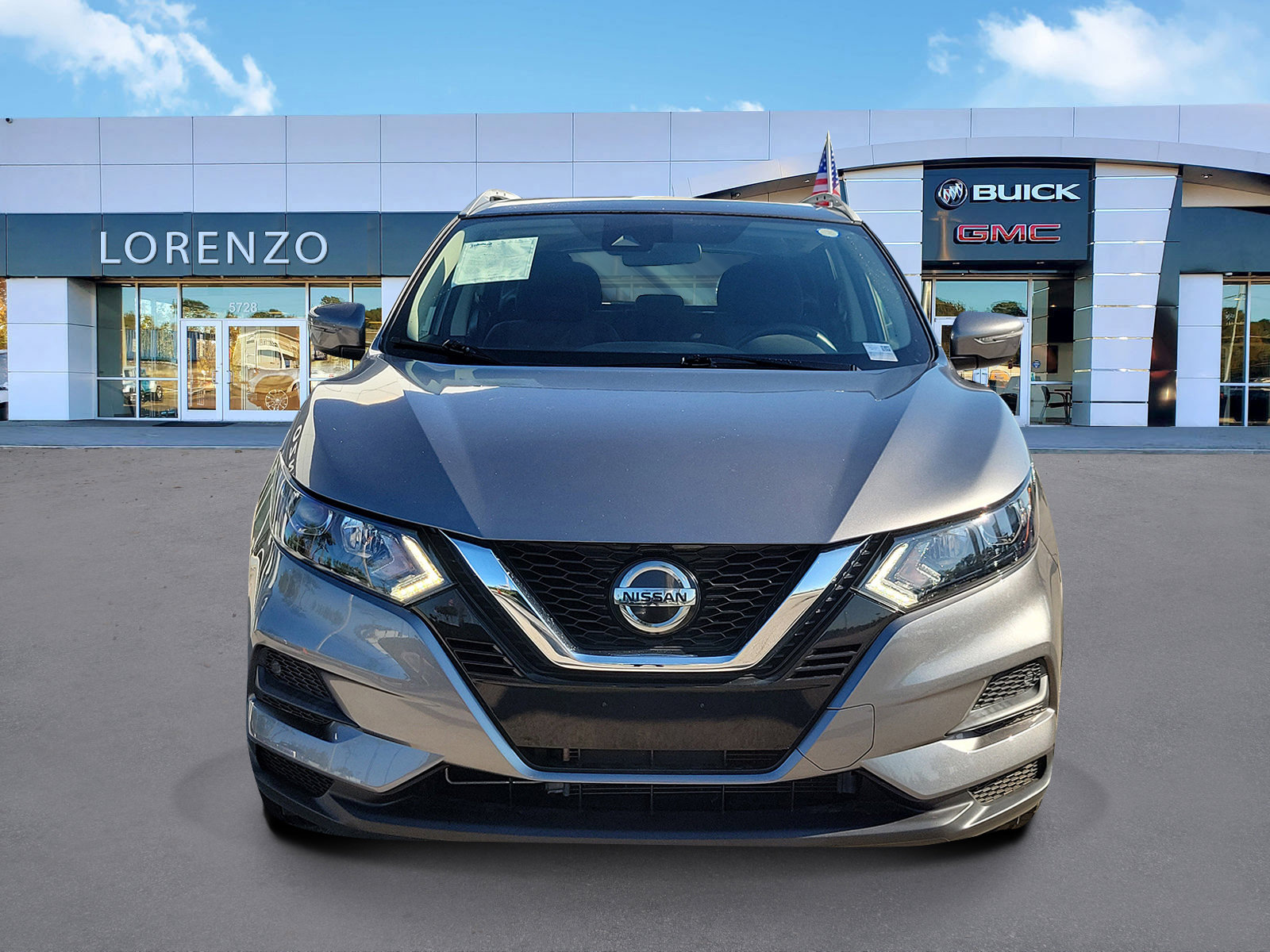 Used 2020 Nissan Rogue Sport SV image 2