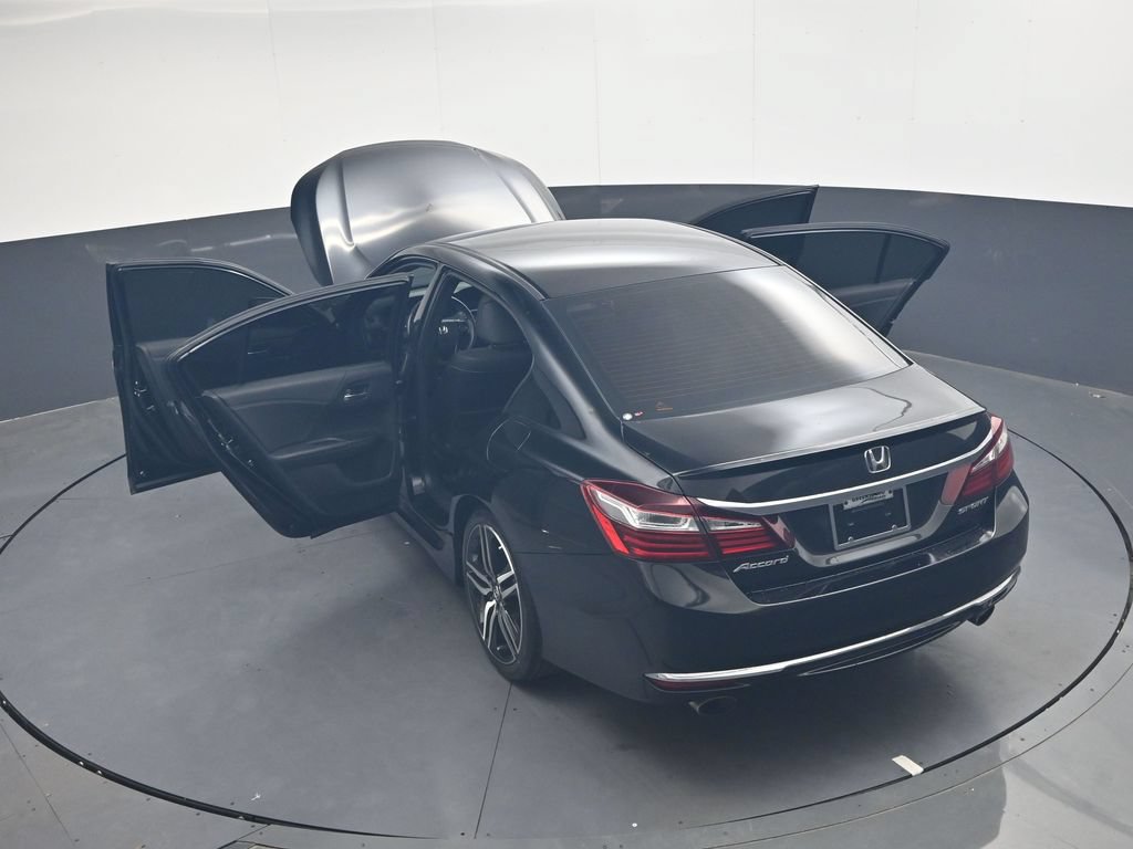 Used 2017 Honda Accord Sport image 38