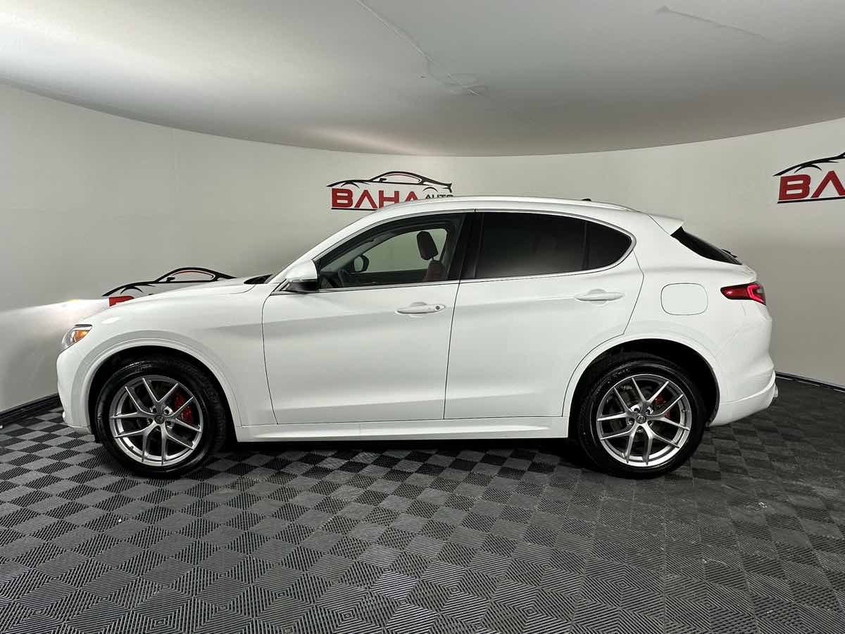 Used 2021 Alfa Romeo Stelvio Ti w/ Active Assist 2 Package TI image 4