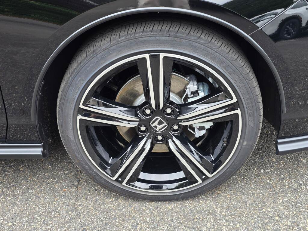 Used 2024 Honda Accord Sport image 9