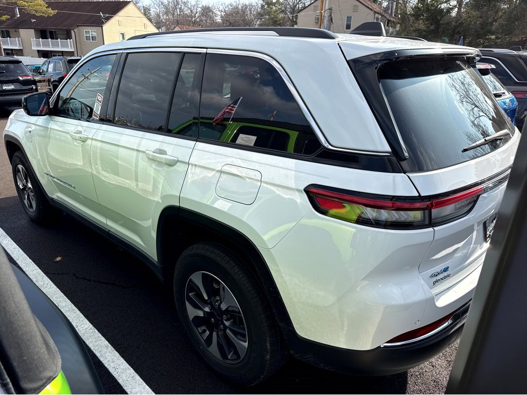 Certified 2022 Jeep Grand Cherokee Limited 4xe image 2