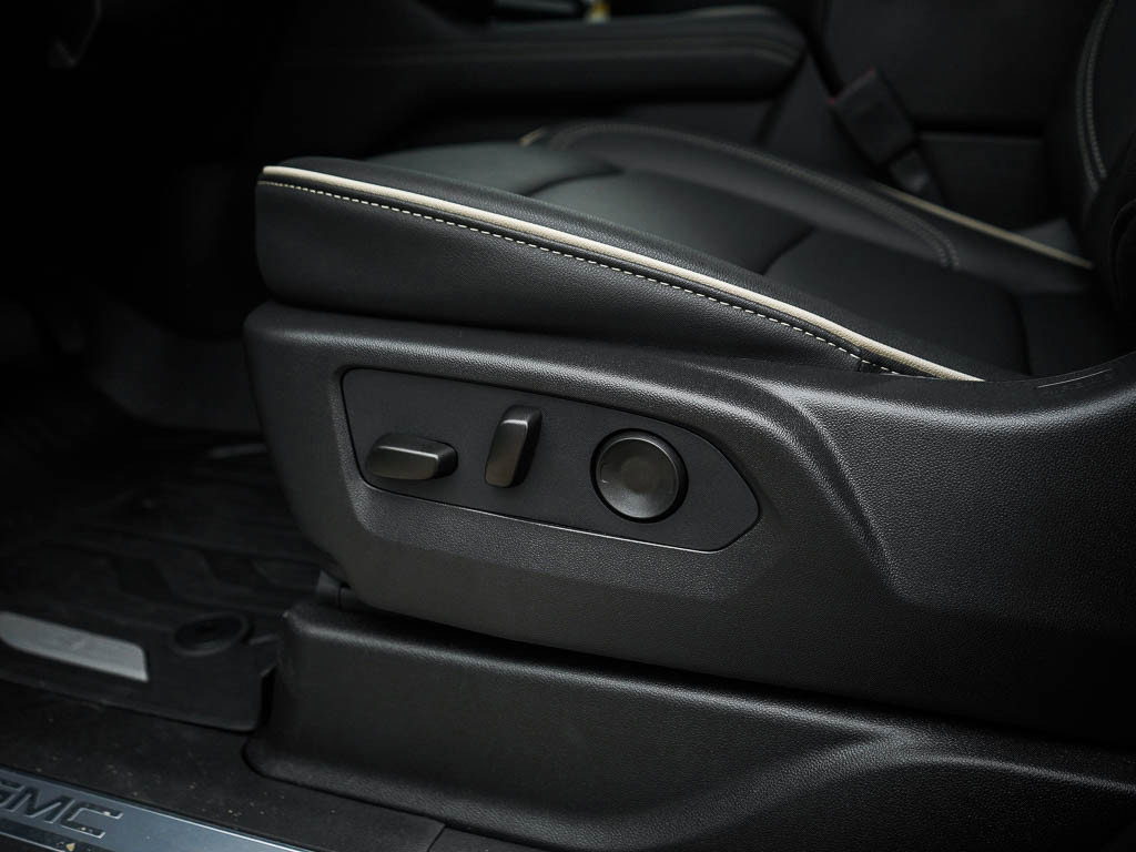 New 2026 GMC Yukon XL Elevation w/ LPO, Floor Liner Package image 21