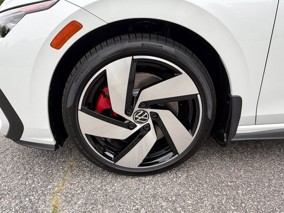 New 2026 Volkswagen Golf SE FWD image 27