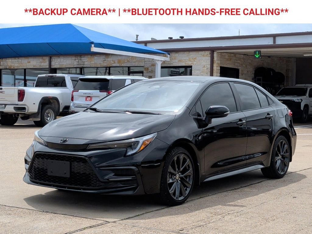 Used 2025 Toyota Corolla SE FWD image 3