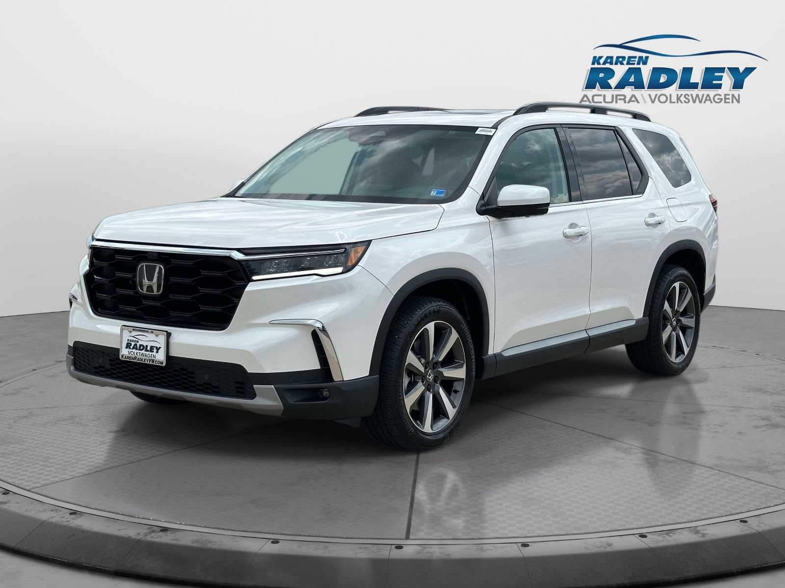 Used 2025 Honda Pilot Elite image 4