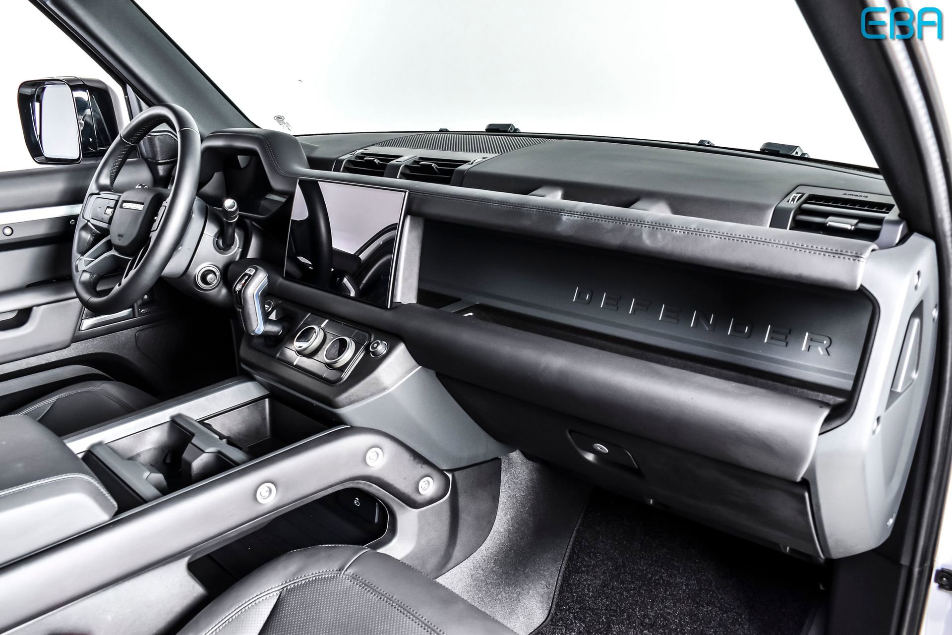 Used 2025 Land Rover Defender 130 X-Dynamic SE AWD/4WD image 25