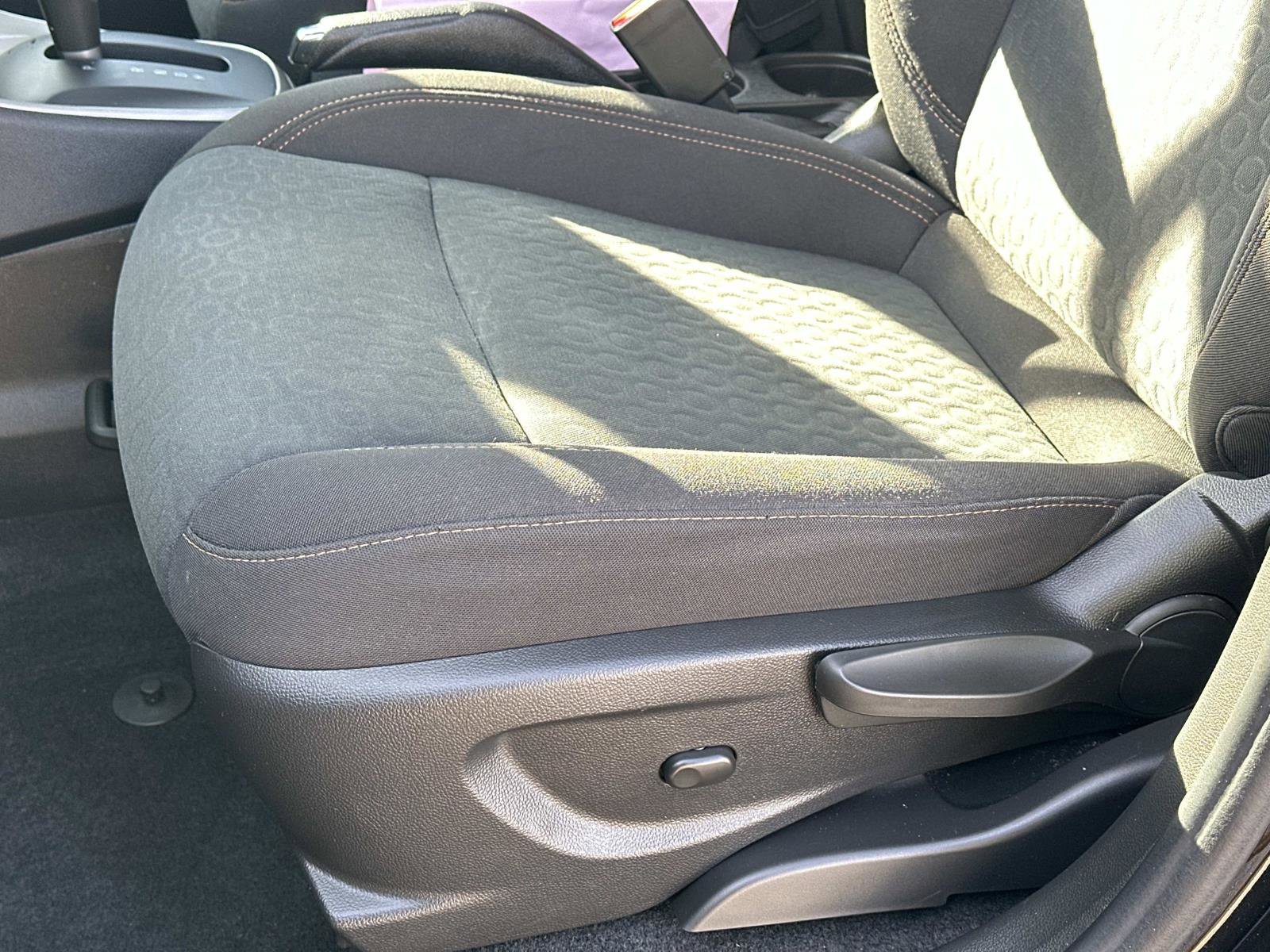 Used 2022 Chevrolet Trax LS w/ Tint and Cruise Package image 18