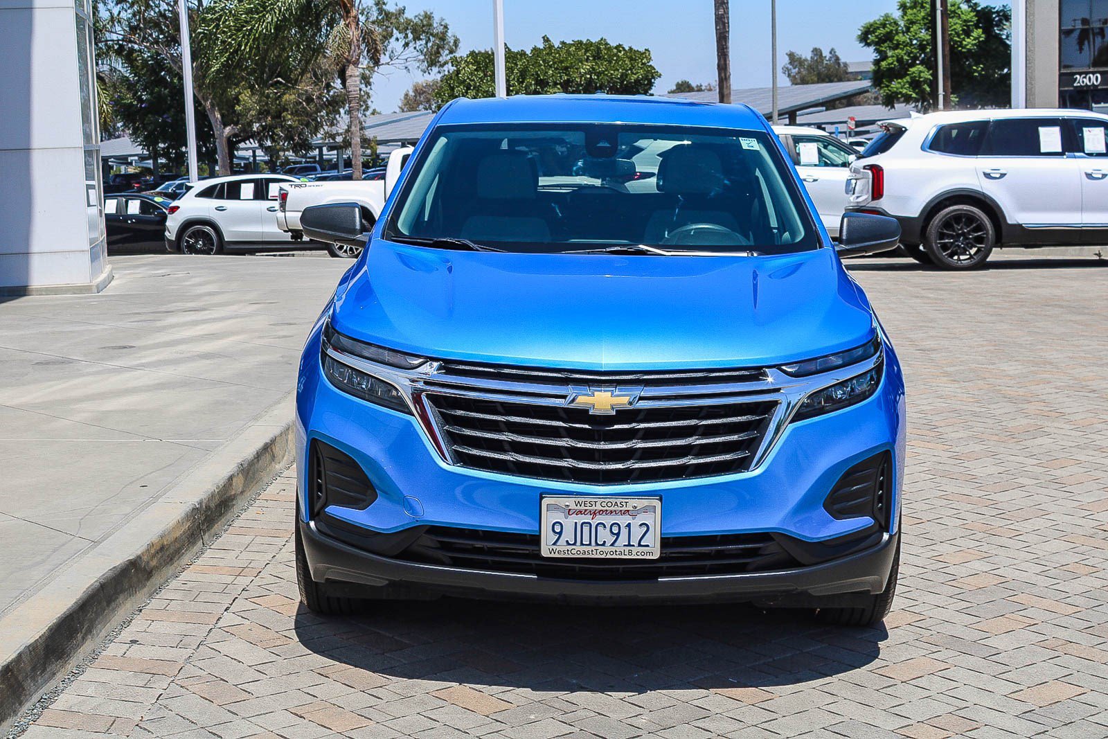 Used 2024 Chevrolet Equinox LS w/ LS Convenience Package FWD image 2