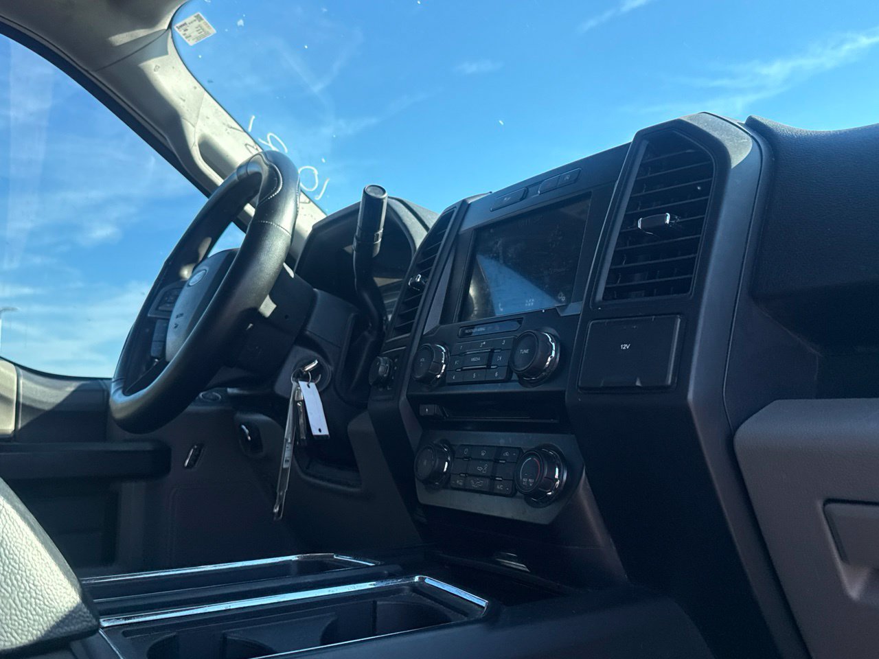 Used 2017 Ford F150 XL w/ Equipment Group 101A Mid AWD/4WD image 28