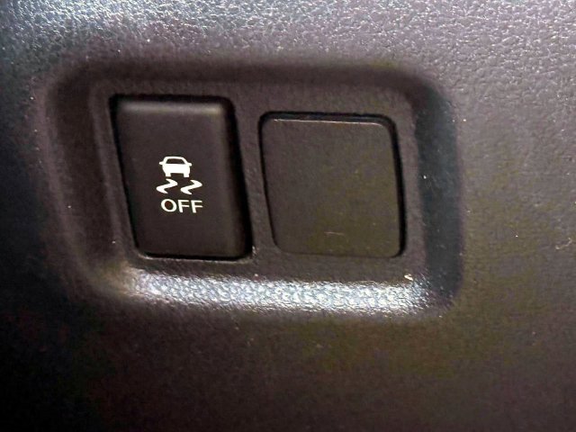 Used 2019 Nissan Versa S FWD image 18